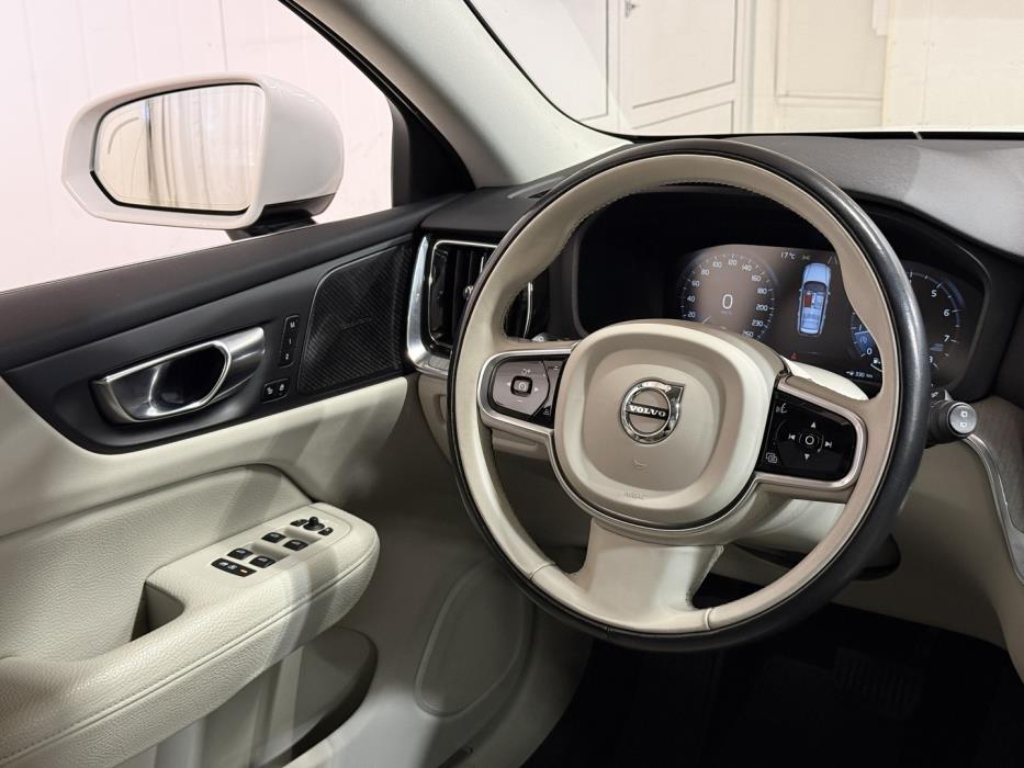 VOLVO V60 2021