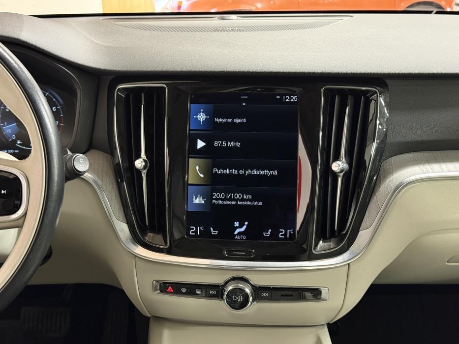 VOLVO V60 2021