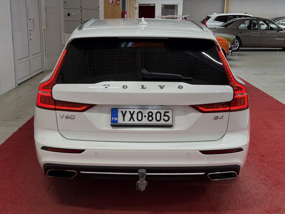 VOLVO V60 2021
