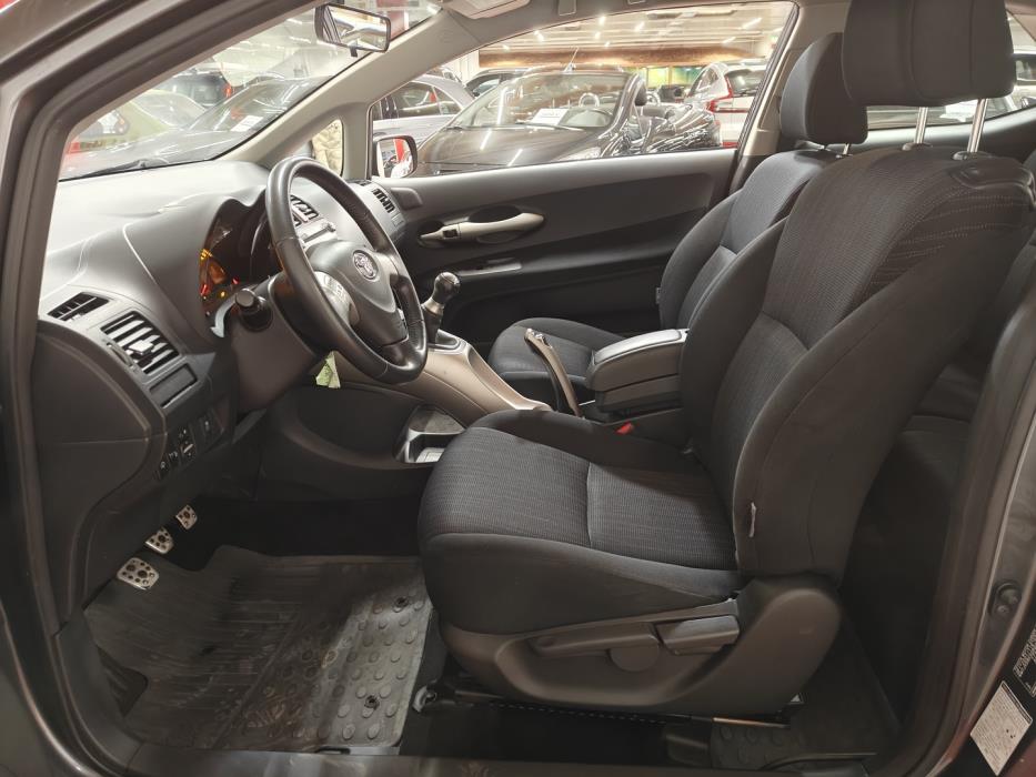 TOYOTA Auris 2008