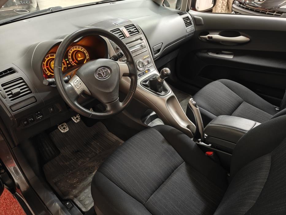 TOYOTA Auris 2008