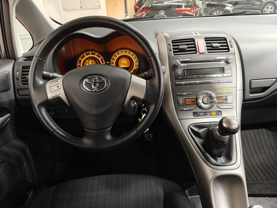 TOYOTA Auris 2008