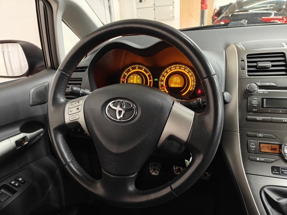 TOYOTA Auris 2008