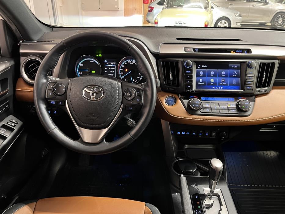 TOYOTA RAV4 2018
