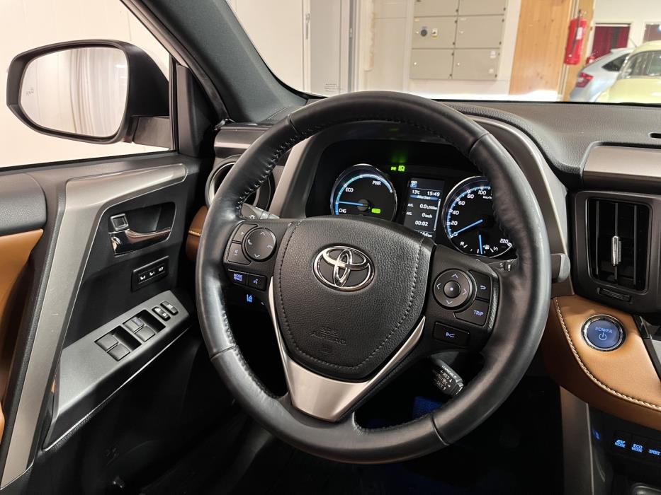 TOYOTA RAV4 2018