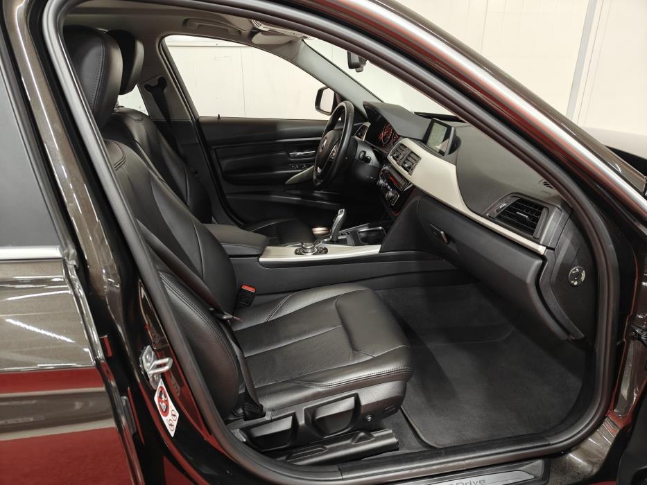BMW 330 2017