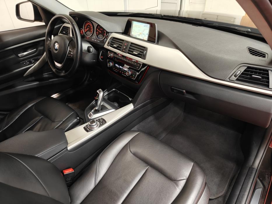 BMW 330 2017