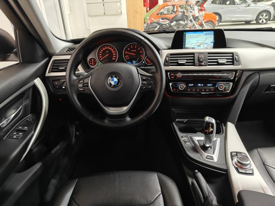 BMW 330 2017