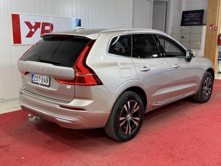 VOLVO XC60 2023
