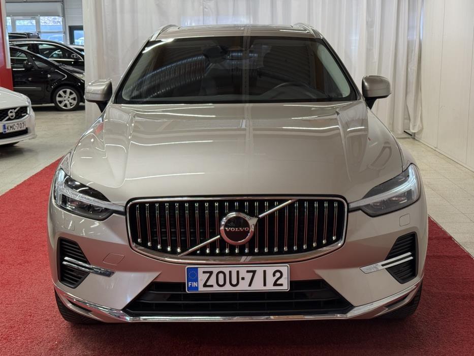 VOLVO XC60 2023