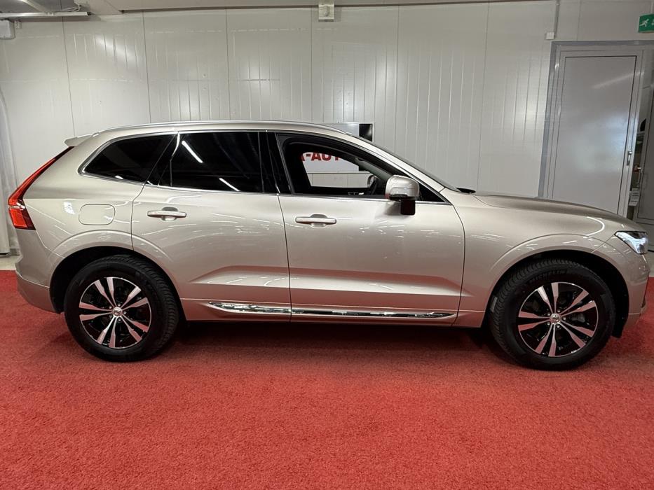 VOLVO XC60 2023
