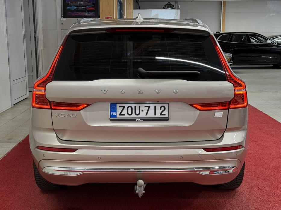 VOLVO XC60 2023