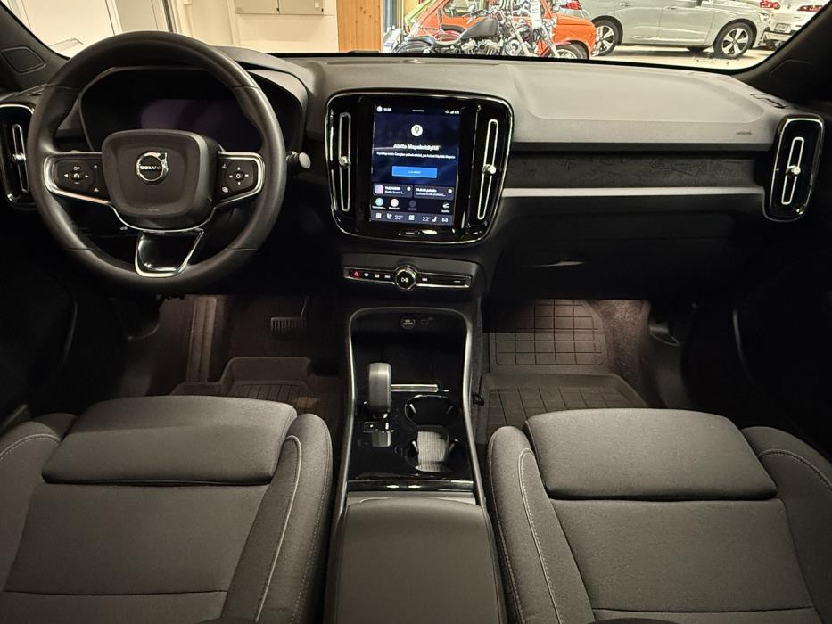 VOLVO C40 2023