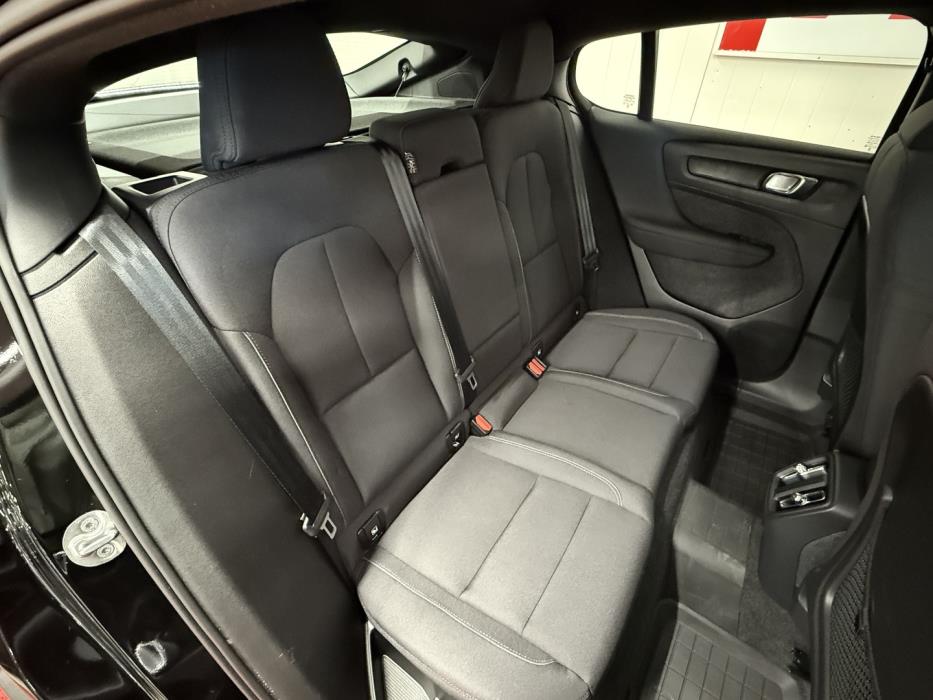 VOLVO C40 2023