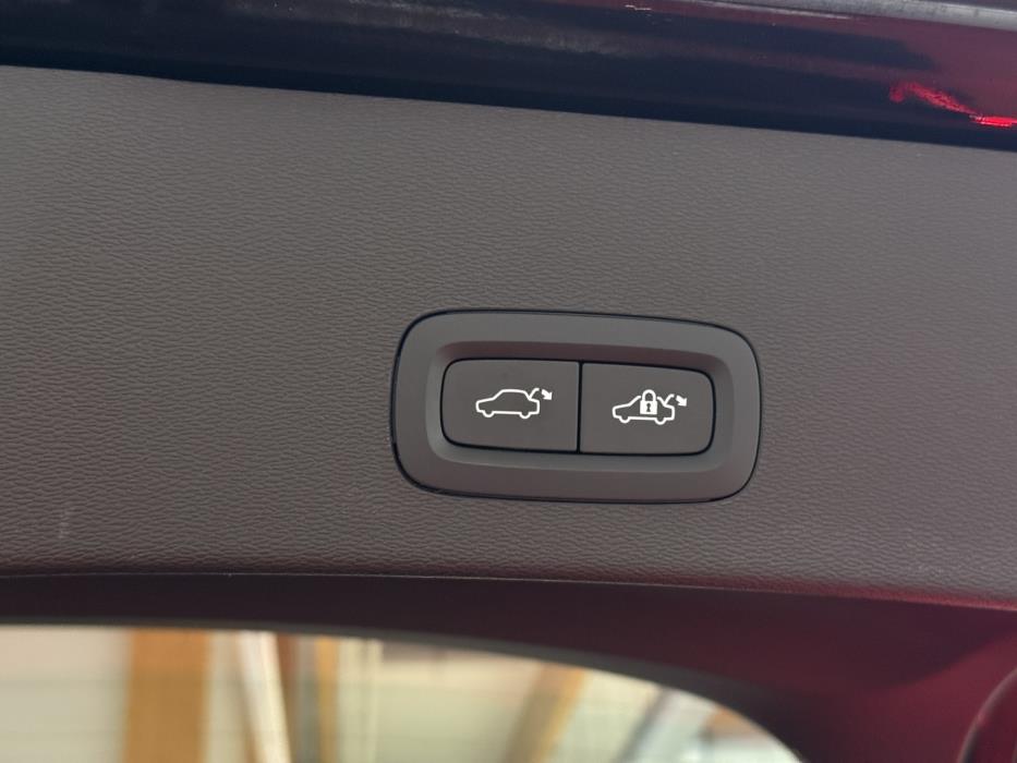 VOLVO C40 2023