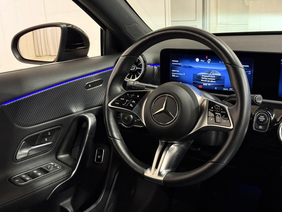 MERCEDES-BENZ A 2023