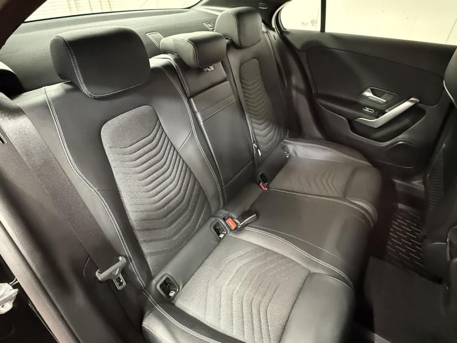 MERCEDES-BENZ A 2023