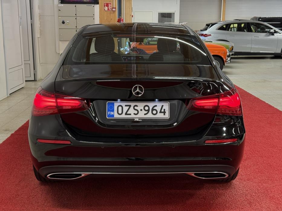 MERCEDES-BENZ A 2023