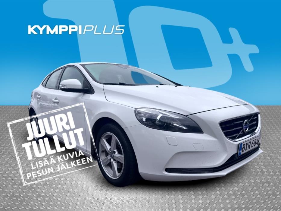 VOLVO V40 2015