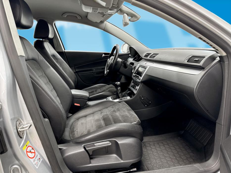 VOLKSWAGEN Passat 2010