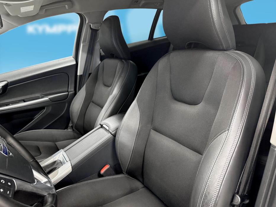 VOLVO V60 2015