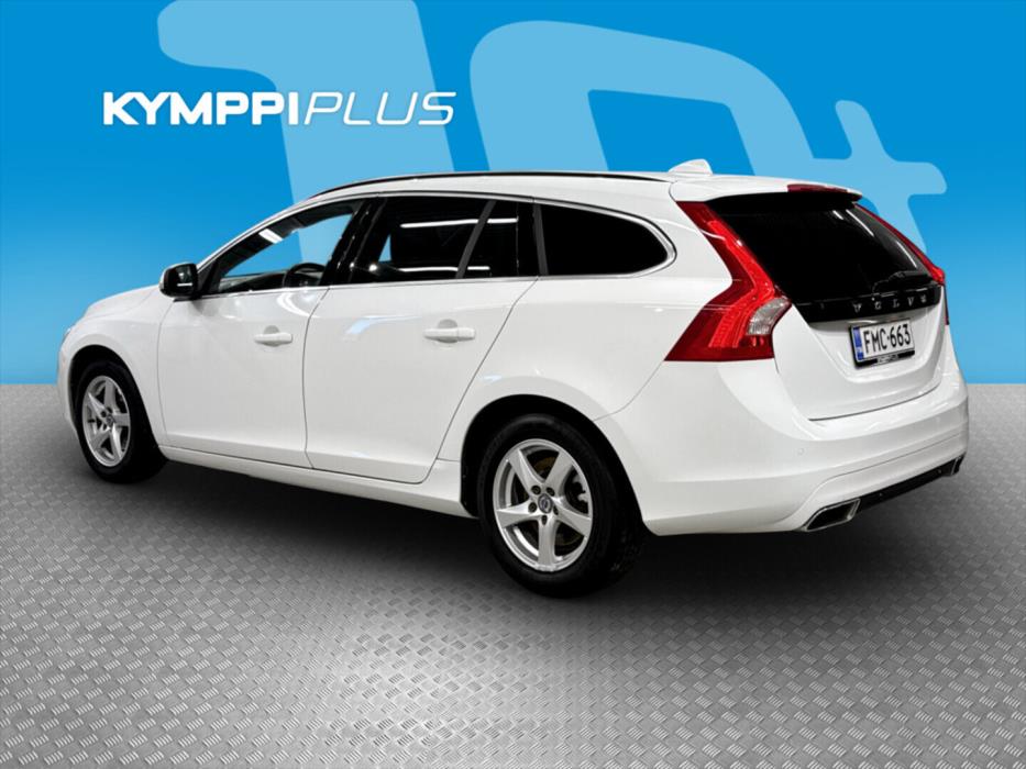 VOLVO V60 2015