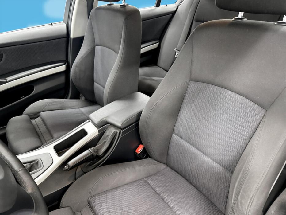 BMW 320 2010
