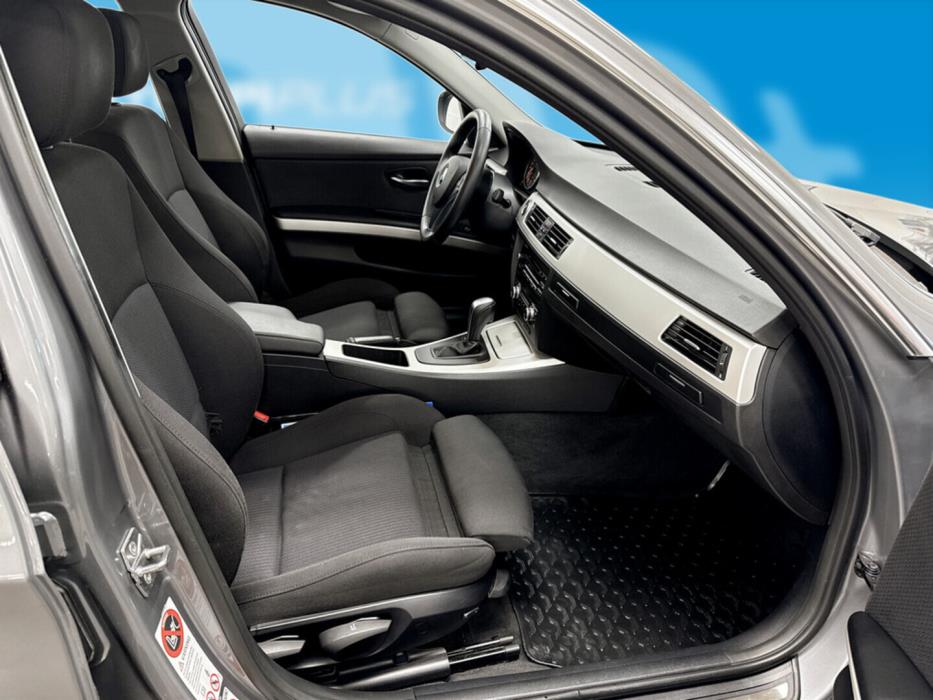 BMW 320 2010