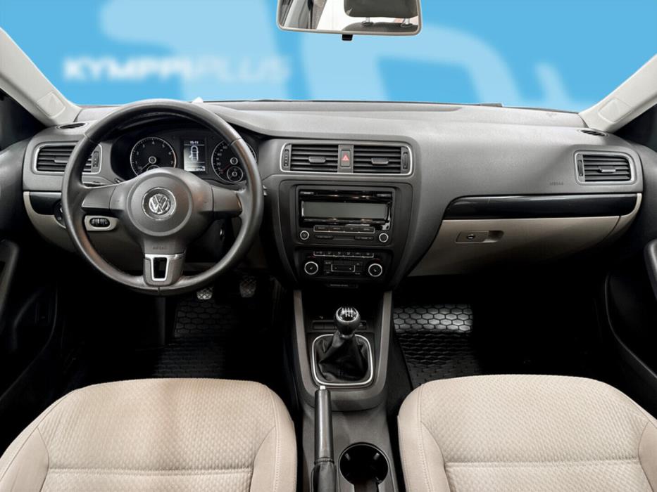 VOLKSWAGEN Jetta 2011