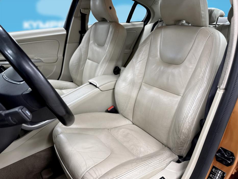 VOLVO S60 2011