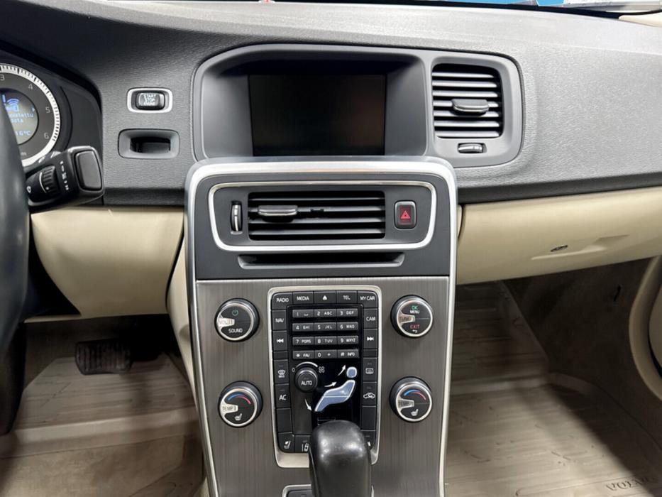 VOLVO S60 2011