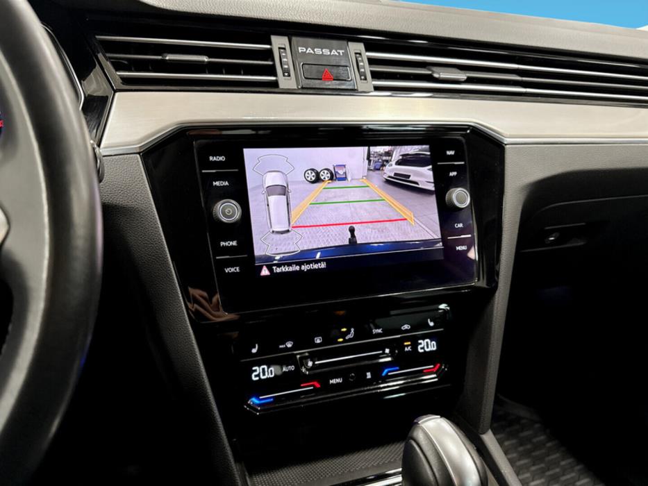 VOLKSWAGEN Passat 2022