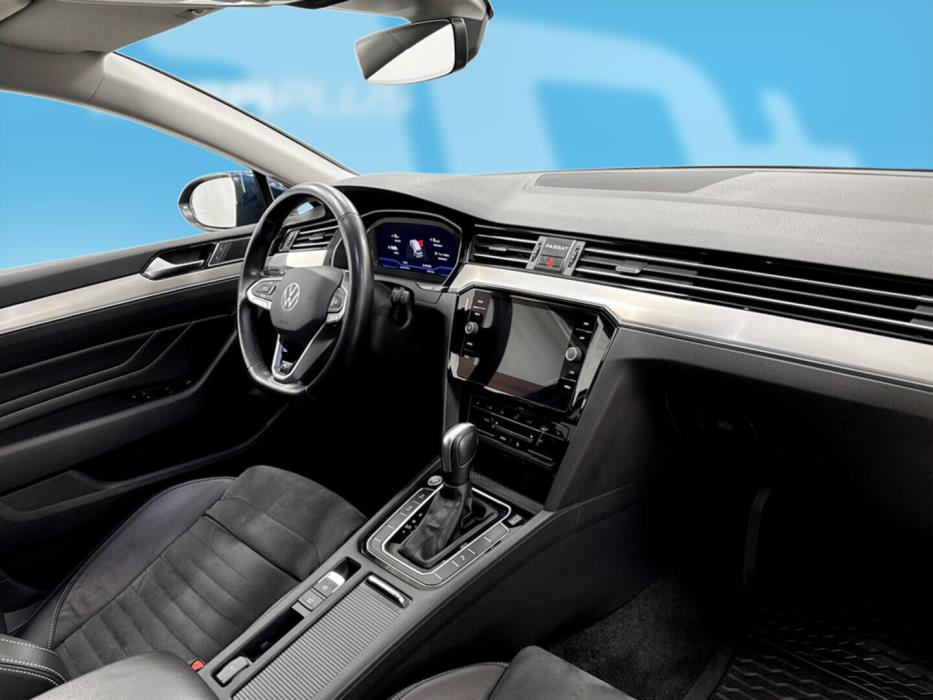 VOLKSWAGEN Passat 2022