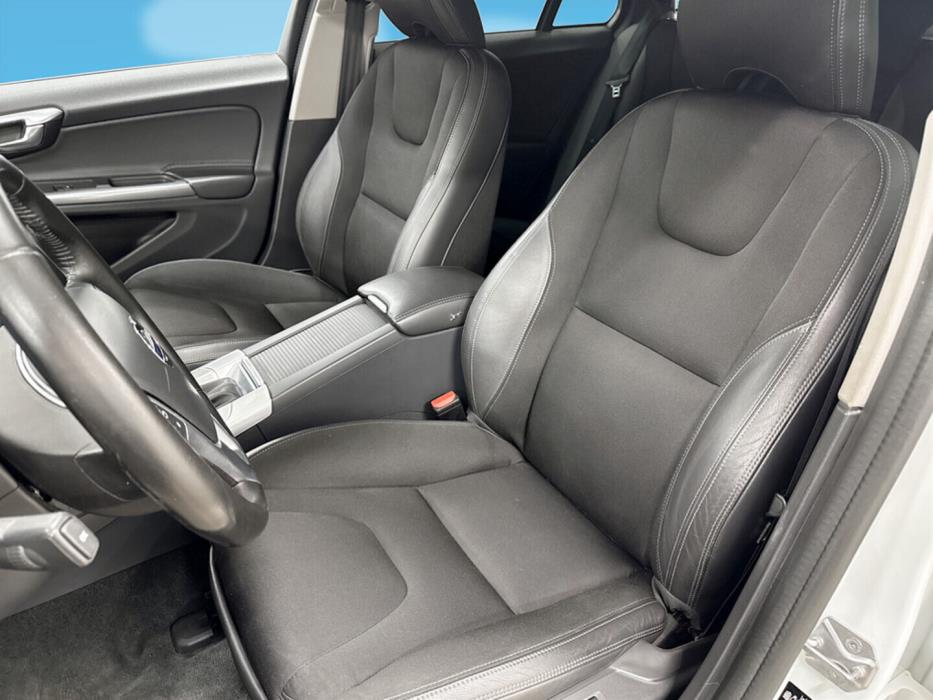 VOLVO V60 Cross Country 2016