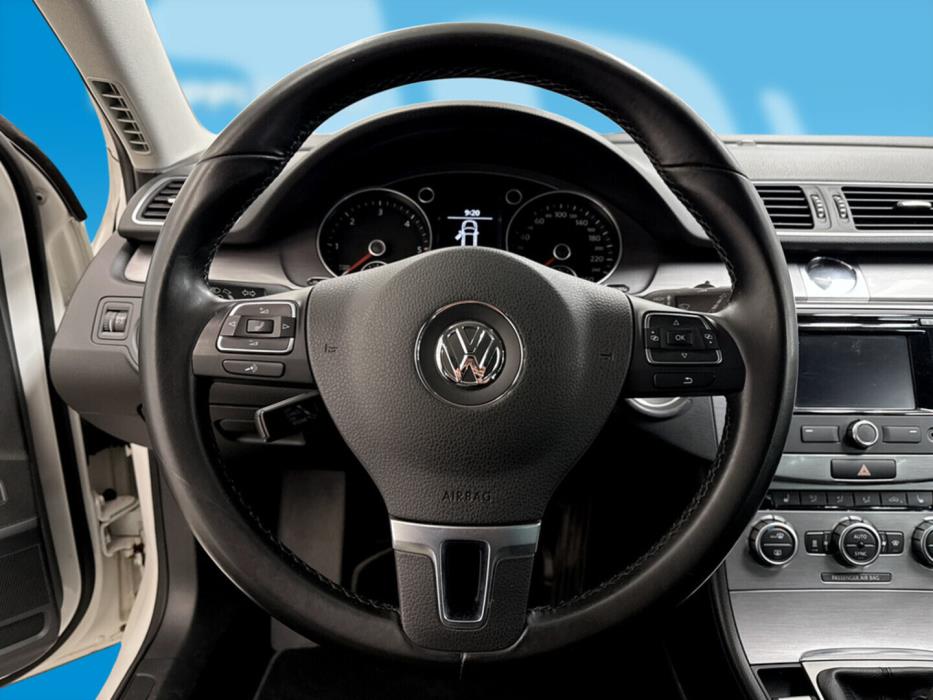 VOLKSWAGEN Passat 2014