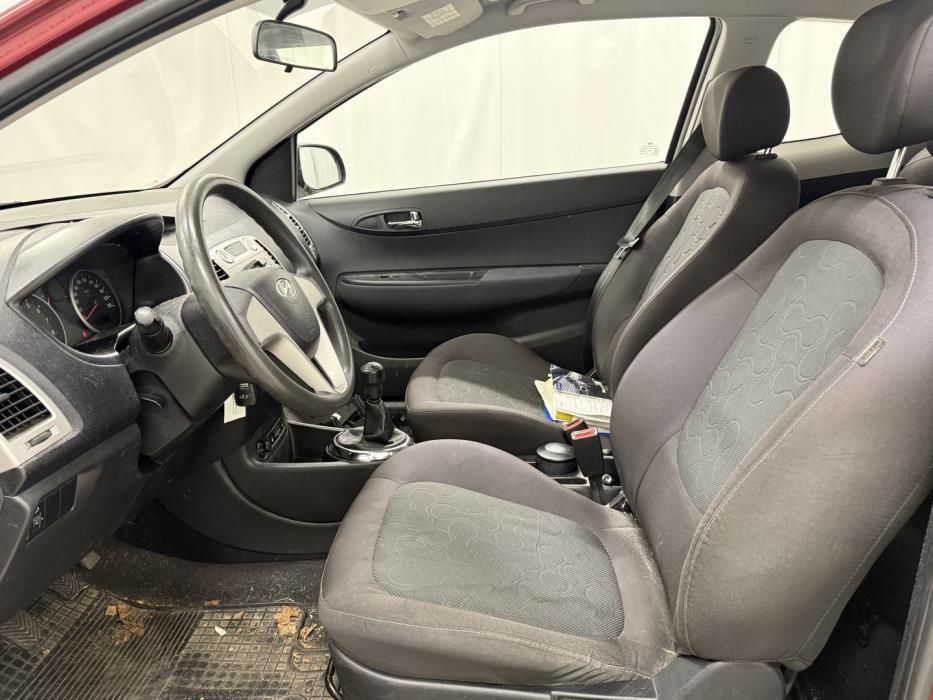 HYUNDAI i20 2010