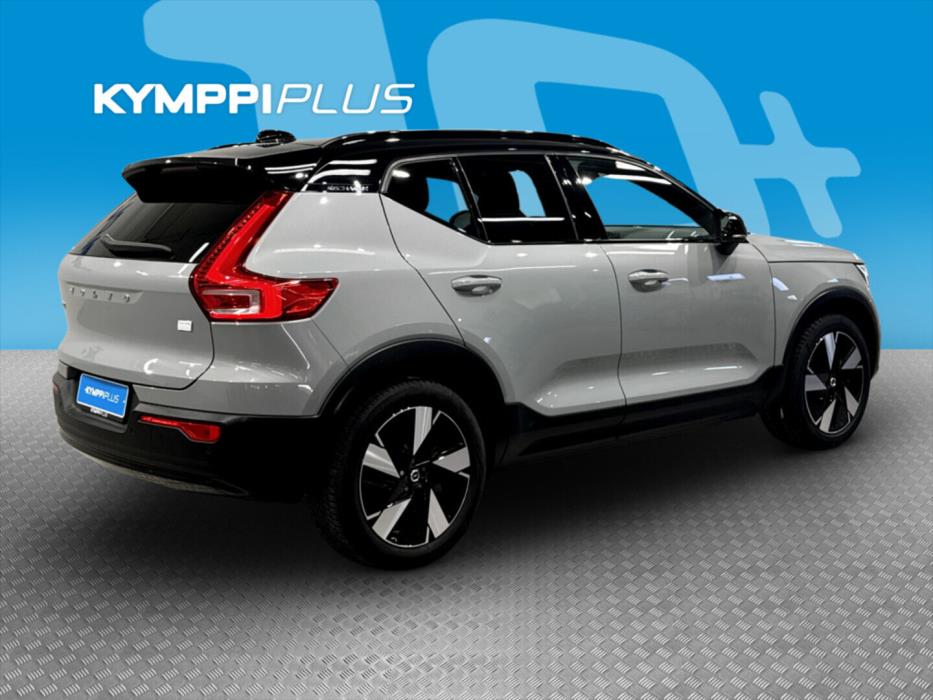 VOLVO XC40 2024