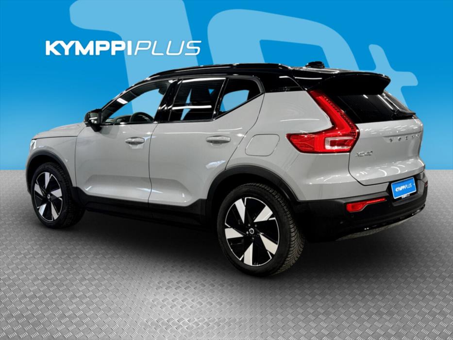 VOLVO XC40 2024