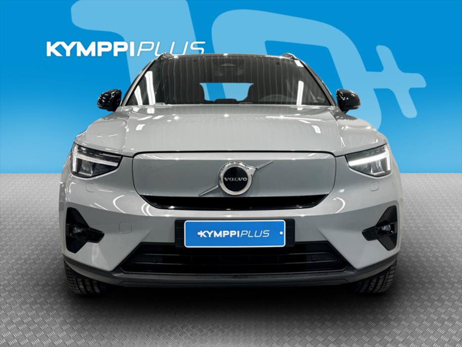 VOLVO XC40 2024