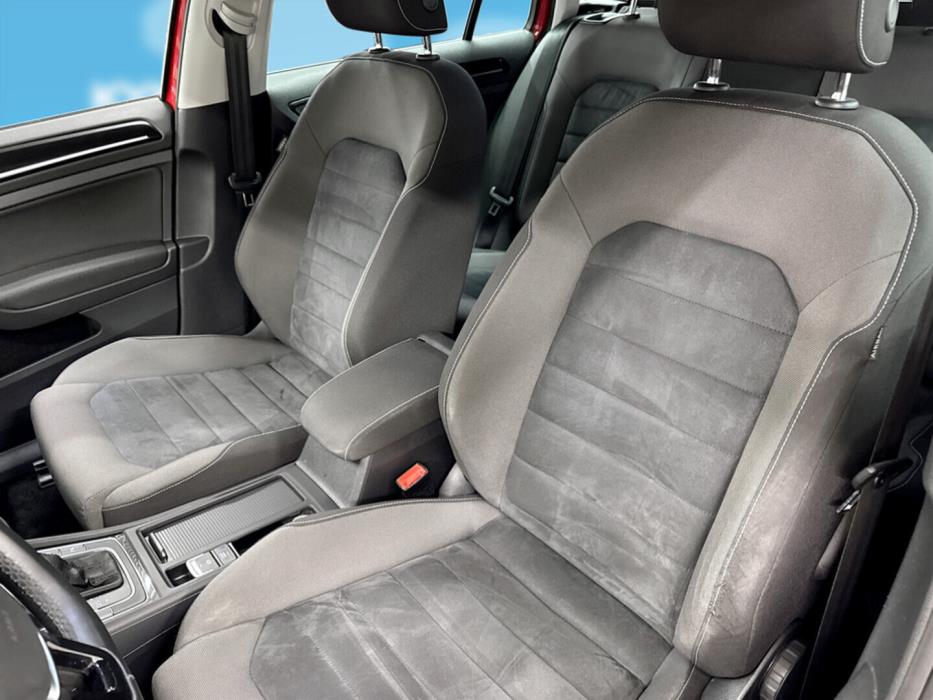 VOLKSWAGEN Golf 2014