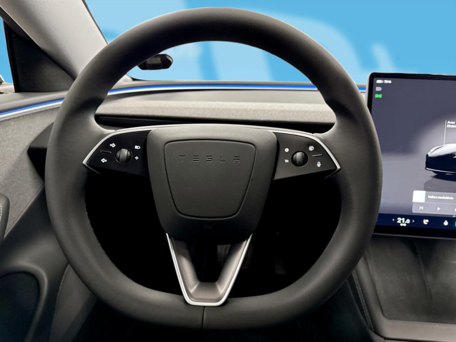 TESLA Model 3 2025