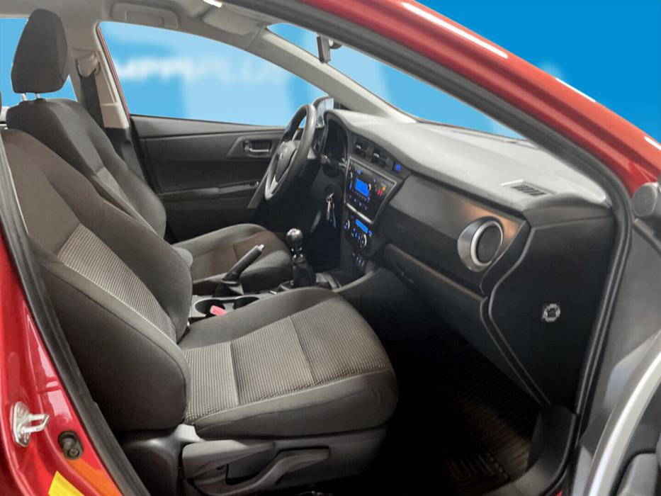 TOYOTA Auris 2014