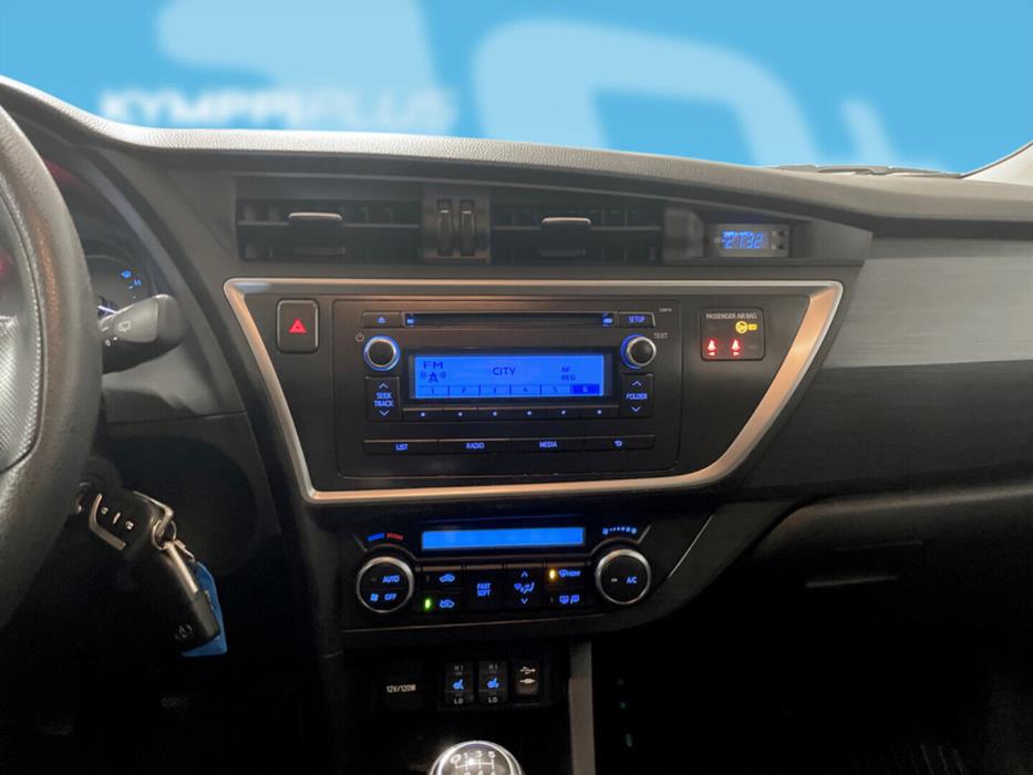 TOYOTA Auris 2014