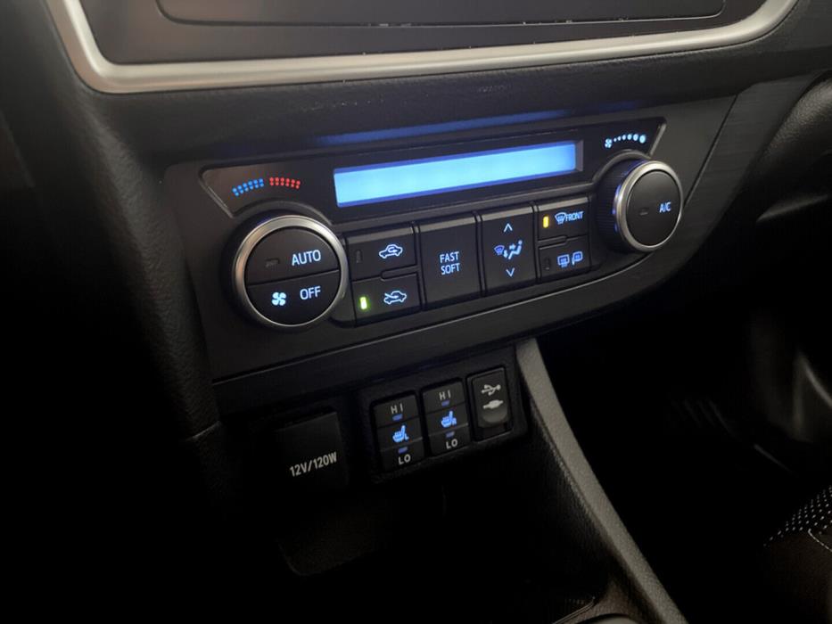 TOYOTA Auris 2014