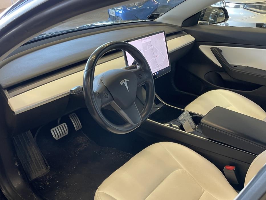 TESLA Model 3 2019