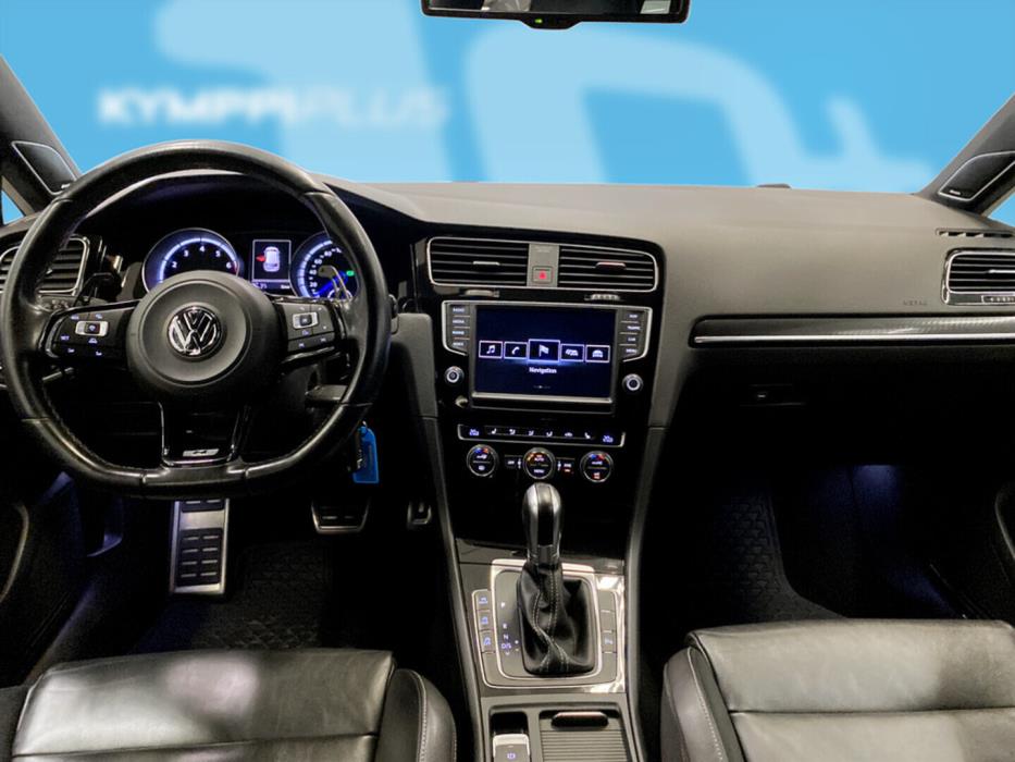 VOLKSWAGEN Golf 2015