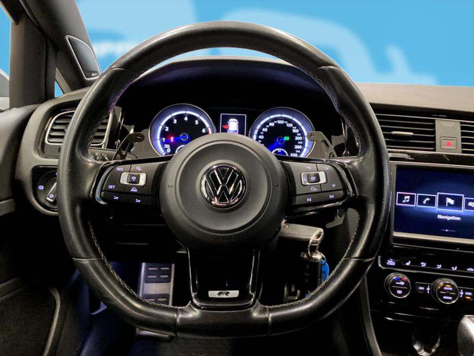 VOLKSWAGEN Golf 2015