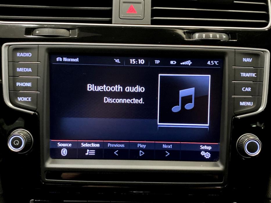 VOLKSWAGEN Golf 2015