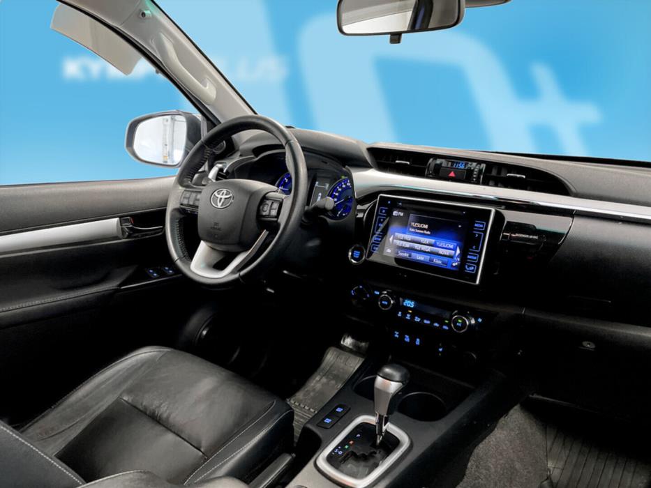 TOYOTA Hilux 2016
