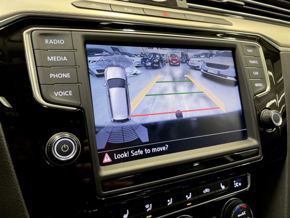 VOLKSWAGEN Passat 2016